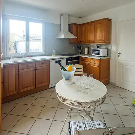 Dom wakacyjny 3 Bedroom In Desvres